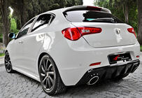 Alfa Romeo Giulietta 2010–2020 Zadnji difuzor DPT V-2 (črna sijaj) fotografija 2