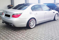 BMW Serija 5 E60/E61 2003–2010 Zadnji difuzor DPT (za M-5, črna sijaj) fotografija 3