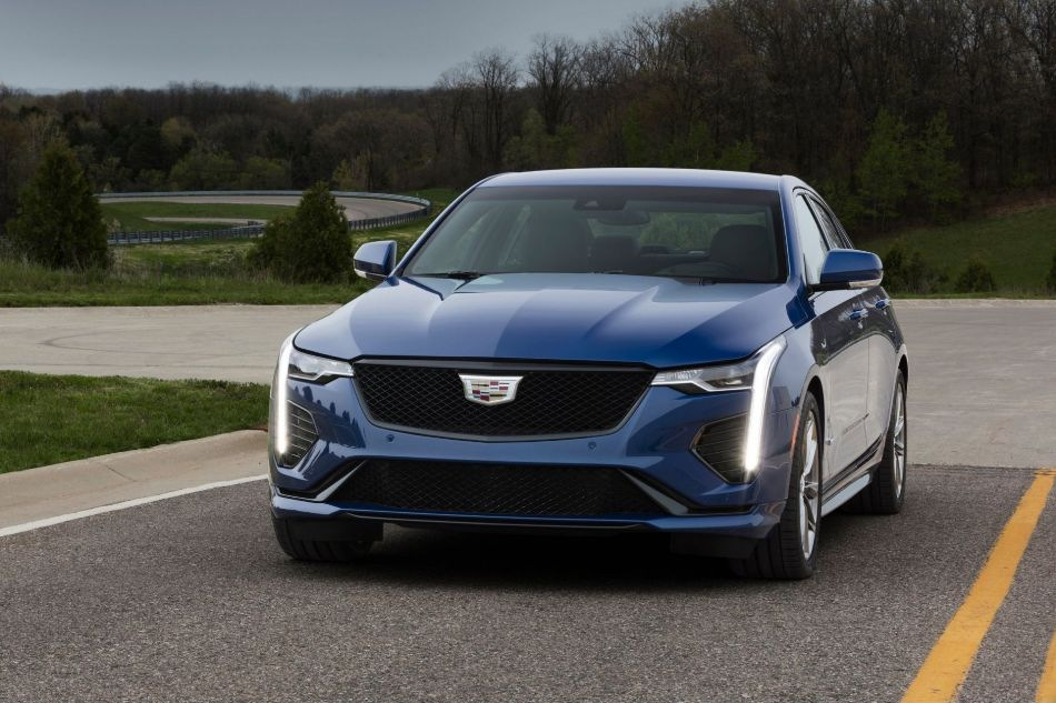 Pregled premijske limuzine Cadillac CT4