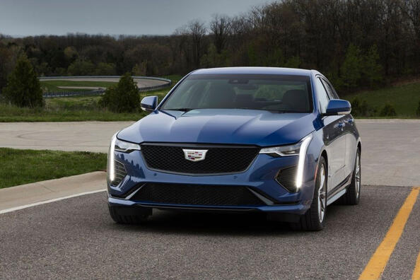 Pregled premijske limuzine Cadillac CT4