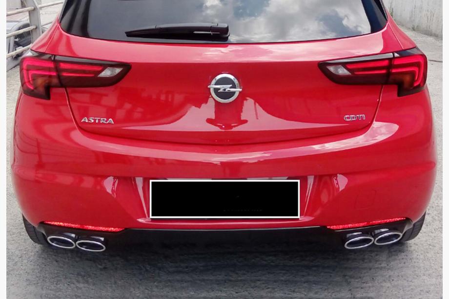 Opel Astra K 2016–2021 Zadnji difuzor DPT V-1 (HB, sijajno črna) Fotografija 1