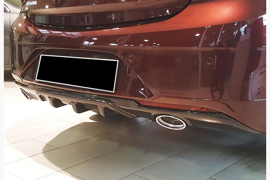 Opel Insignia 2017–2022 Zadnji difuzor DPT (SD, črna sijaj) Image