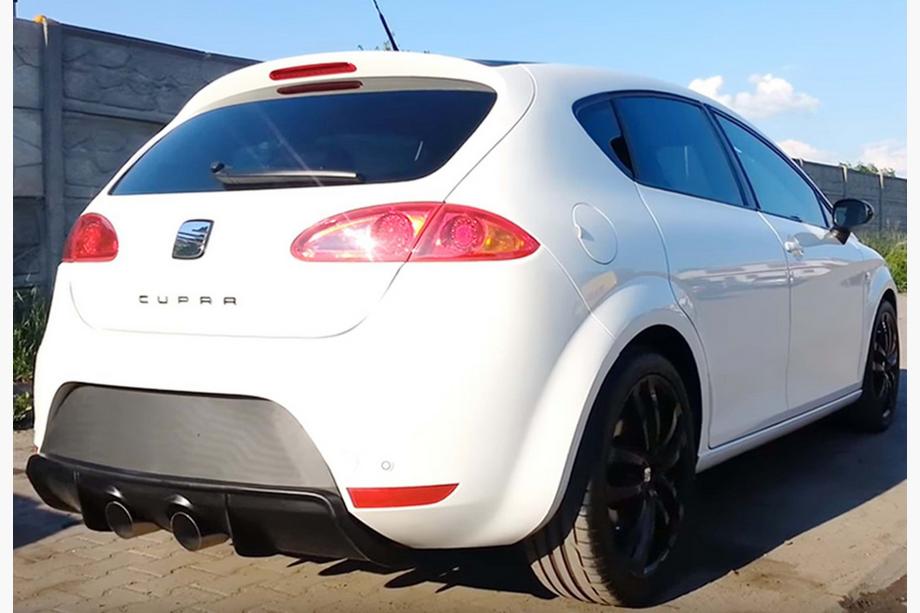 Seat Leon 2005–2012 Zadnji difuzor DPT V-2 (2009-2012, sijajno črna) Fotografija 3