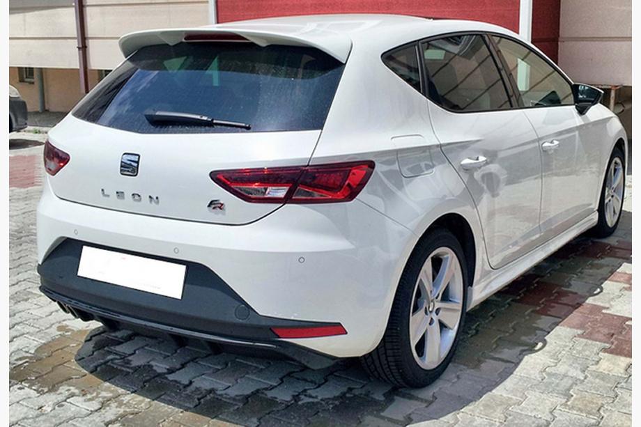 Seat Leon 2013–2020 Zadnji difuzor DPT V-3 (2013-2016, sijaj črna) Image