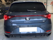 Seat Leon 2020– Zadnji difuzor DPT V-1 (sijajno črna) fotografija 1