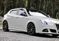 Alfa Romeo Giulietta 2010–2020 Stranski pragovi DPT (črna v visokem sijaju) fotografija 1