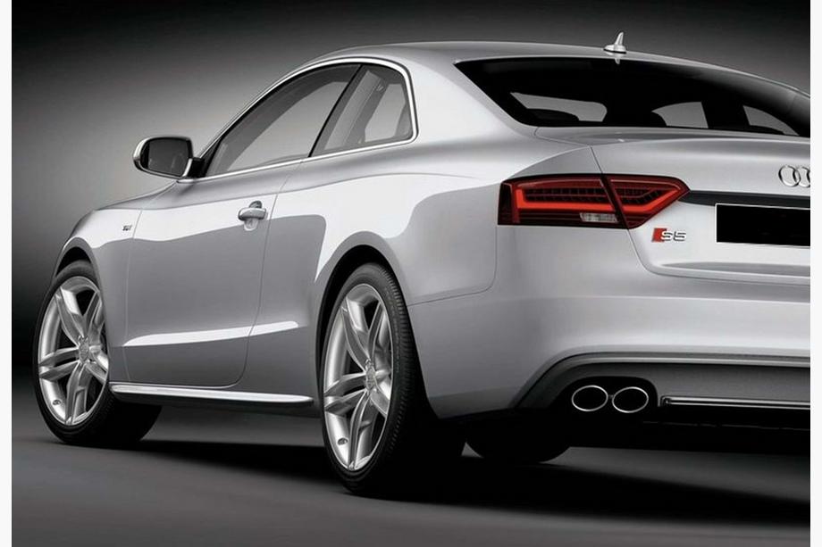 Audi A5 2007–2015 Stranski pragovi DPT (črna v visokem sijaju) Fotografija 2