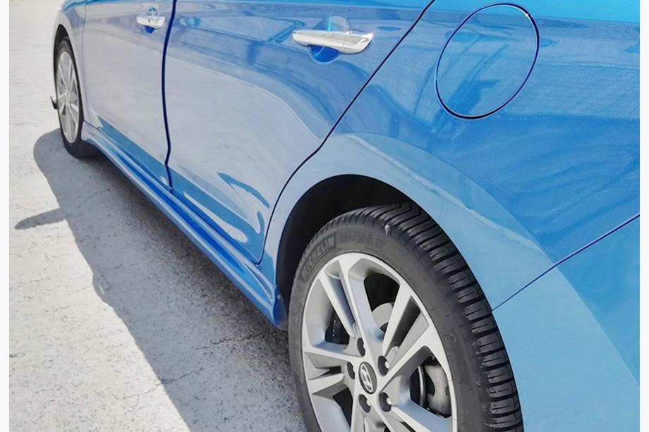 Hyundai Elantra (AD) 2015–2020 Stranski pragovi DPT (črna v visokem sijaju) Image