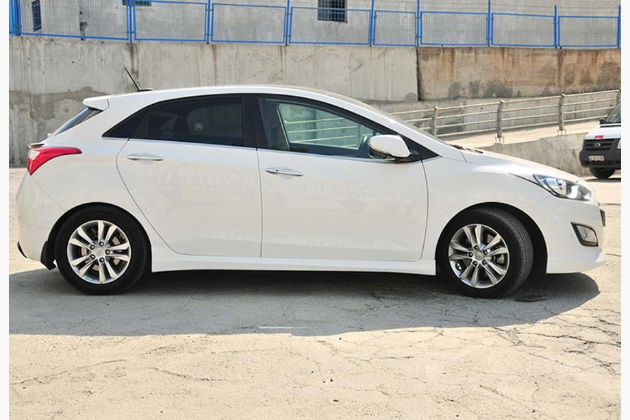 Hyundai I-30 2012–2017 Stranski pragovi DPT (črna v visokem sijaju) Fotografija 2