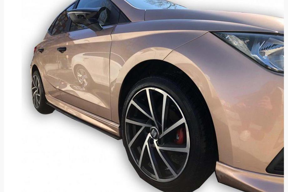 Seat Ibiza 2017– Stranski pragovi DPT V-1 (črna visok sijaj) Image