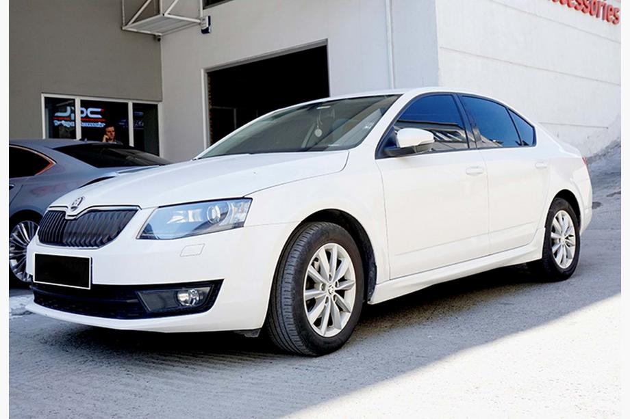 Skoda Octavia III A7 2013–2019 DPT bočni pragovi (za barvanje) Fotografija 2