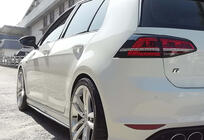 Volkswagen Golf 7/E-Golf 2012–2020 Stranski pragovi DPT V-2 (črni sijaj) fotografija 3