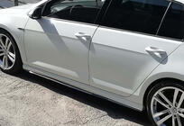 Volkswagen Golf 7/E-Golf 2012–2020 Stranski pragovi DPT V-2 (črni sijaj) fotografija 1