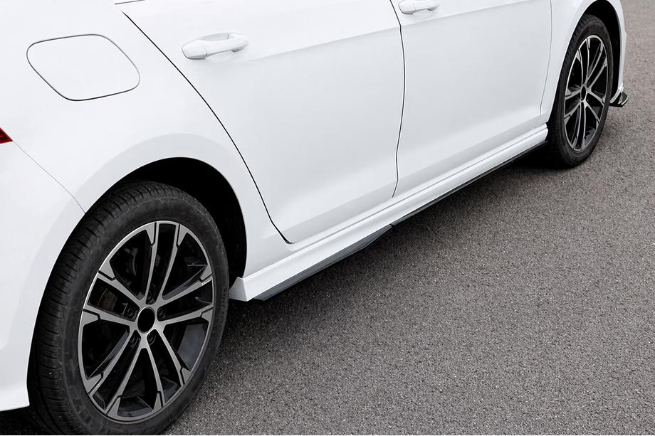 Volkswagen Golf 7/E-Golf 2012–2020 Stranski pragovi DPT V-4 (črna sijaj) Image