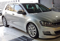 Volkswagen Golf 7/E-Golf 2012–2020 Stranski pragovi DPT V-9 (črni sijaj) fotografija 3