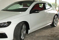 Volkswagen Scirocco 2008–2017 Stranski pragovi DPT V-1 (črna visok sijaj) fotografija 4
