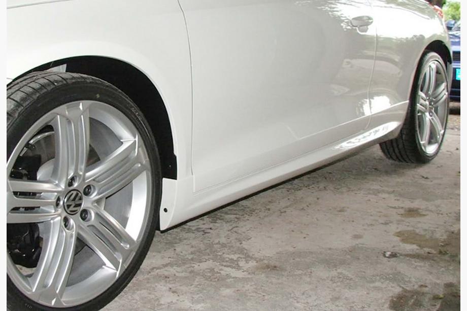 Volkswagen Scirocco 2008–2017 Stranski pragovi DPT V-1 (črna visok sijaj) Image