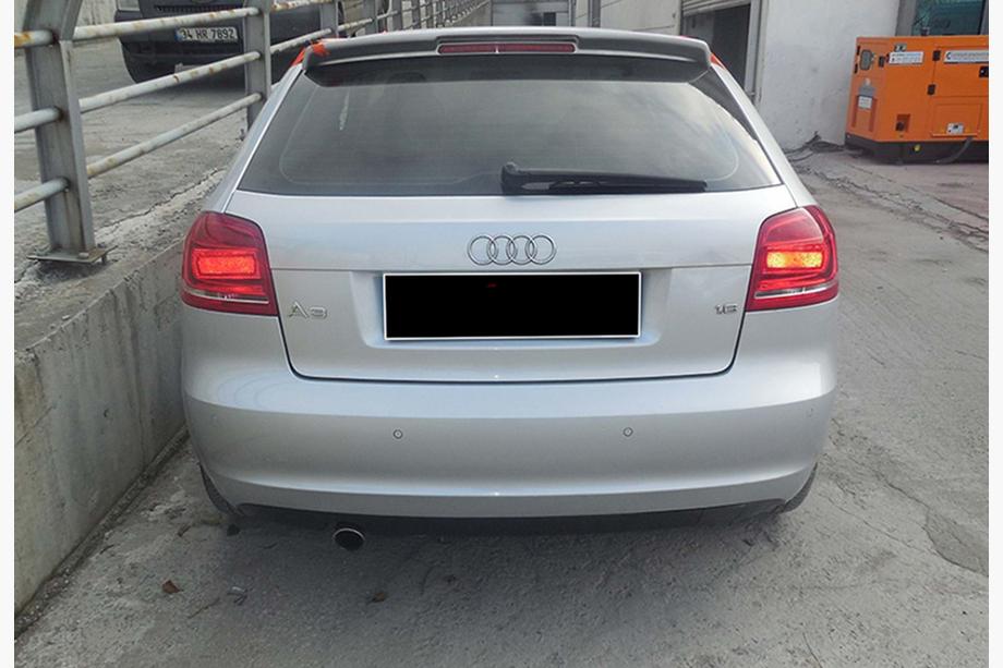 Audi A3 2003–2012 Spojler DPT V-3 (črna visok sijaj) Fotografija 6