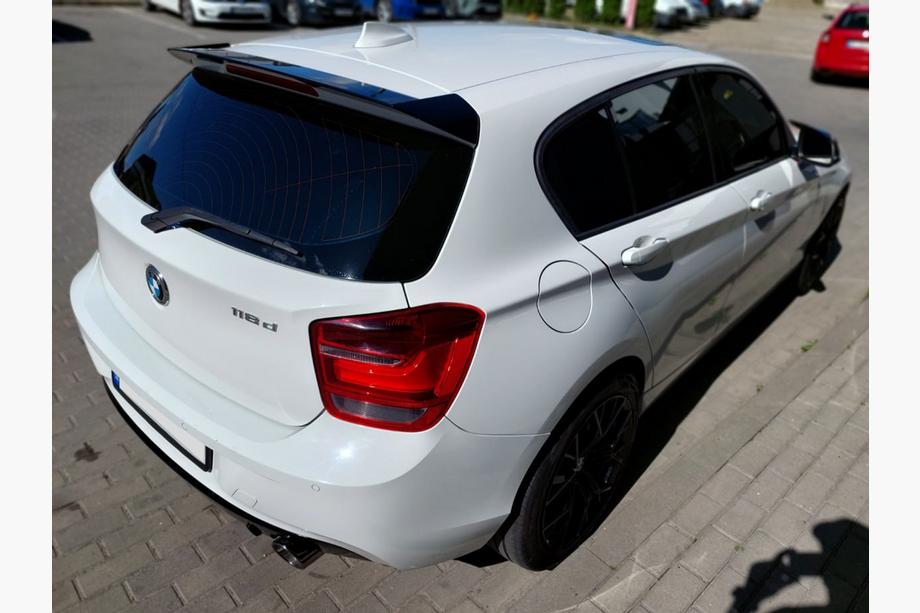 BMW serija 1 F20/F21 2011–2019 Spojler DPT V2 (za F20/F21, črn visok sijaj) Fotografija 4