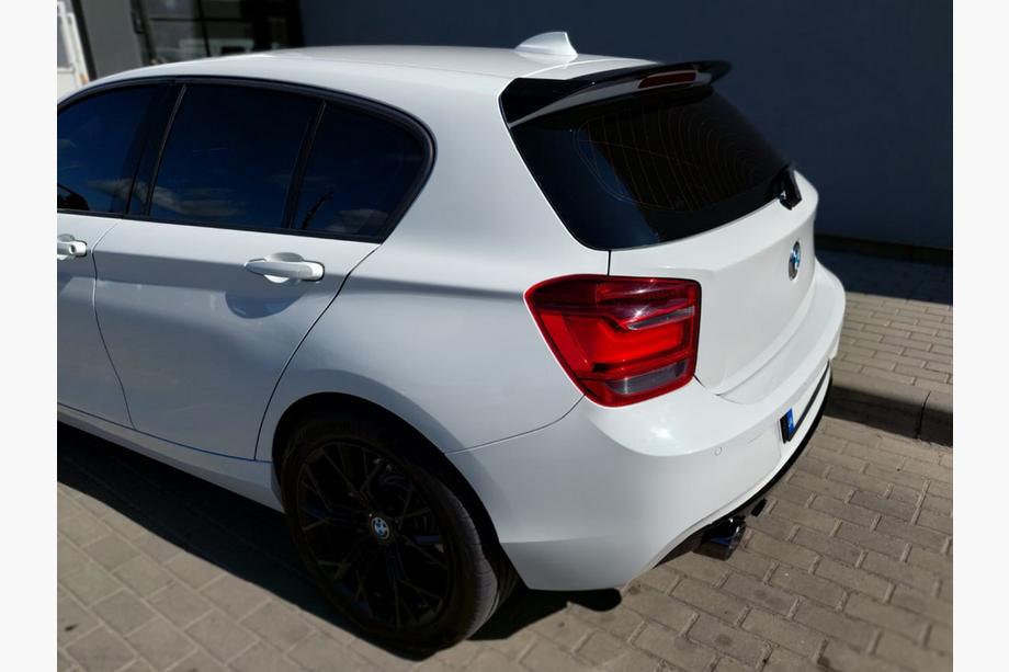 BMW serija 1 F20/F21 2011–2019 Spojler DPT V2 (za F20/F21, črn visok sijaj) Fotografija 3