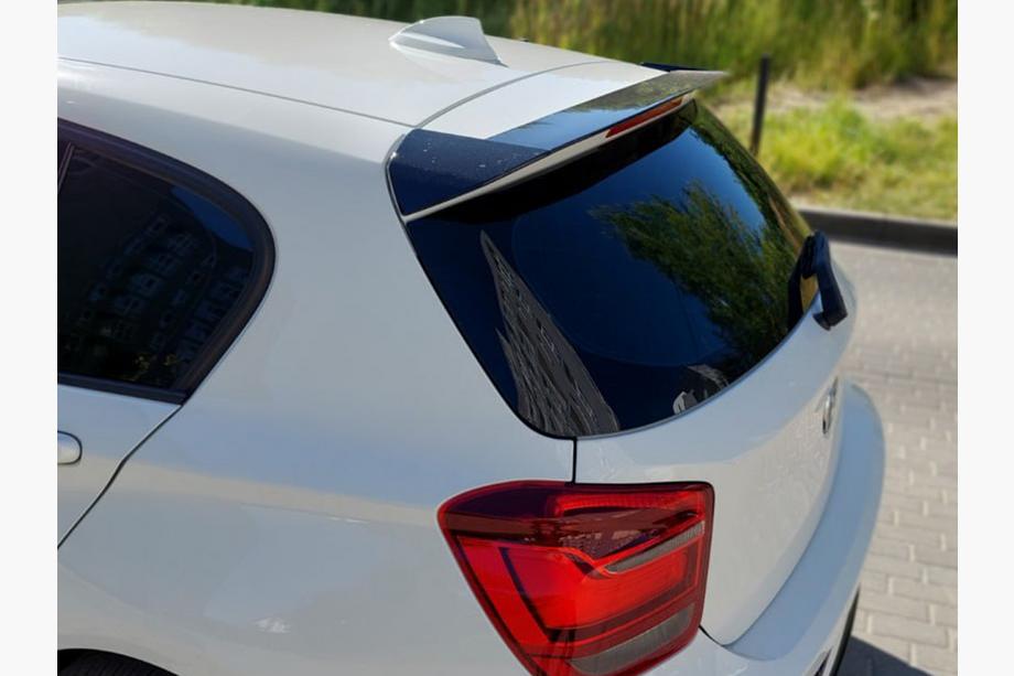 BMW serija 1 F20/F21 2011–2019 Spojler DPT V2 (za F20/F21, črn visok sijaj) Fotografija 1