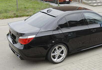 BMW Serija 5 E60/E61 2003–2010 Spojler za zadnje steklo DPT V-3 (črni sijaj) fotografija 4