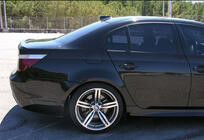 BMW Serija 5 E60/E61 2003–2010 Spojler v slogu M5 (za lakiranje) fotografija 3