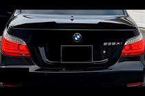 BMW Serija 5 E60/E61 2003–2010 Spojler v slogu PSM (črna visok sijaj) fotografija 1