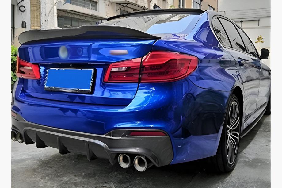 BMW serija 5 G30/G31 2017–2023 Spojler v slogu PSM (črna visok sijaj) Image