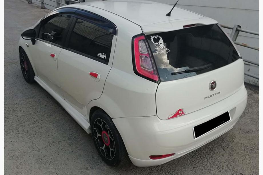 Fiat Grande Punto/Punto EVO 2006–2018 DPT spojler (črna visok sijaj) Image