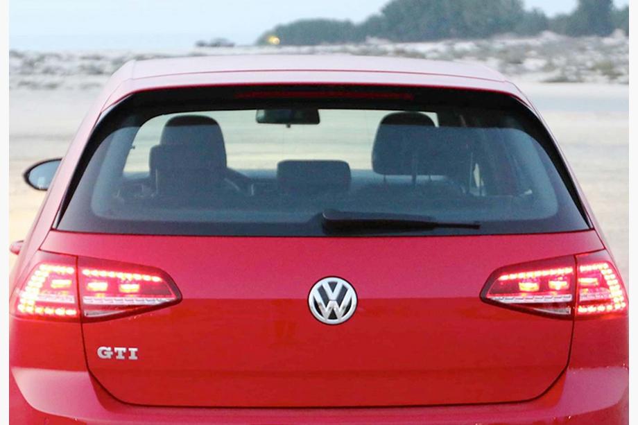 Volkswagen Golf 7/E-Golf 2012–2020 Spojler DPT V-1 (za GTI / R HB, sijajno črna) Image