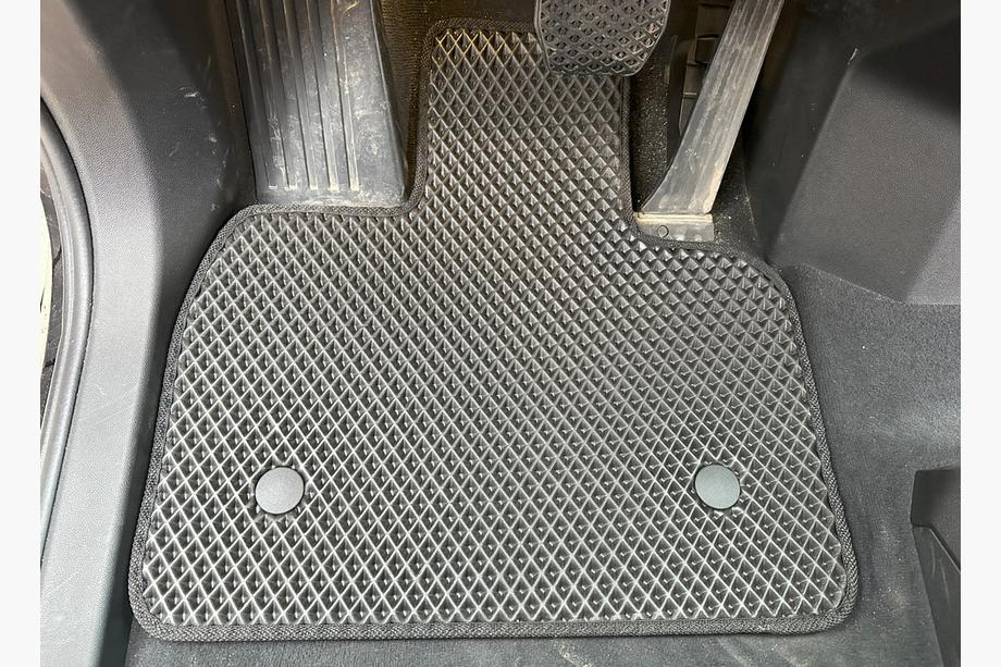 BMW iX (I20) 2022– EVA talni predpražniki V-2 (Črni) Image