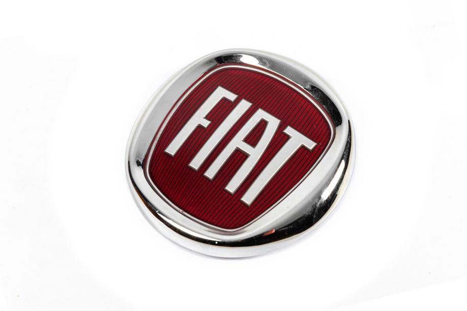 Fiat Emblem (rdeč, na zatiču) Fotografija 2