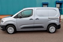 Toyota Proace City 2016– Nerjaveče letvice za drsna vrata (2 kosa) fotografija 4
