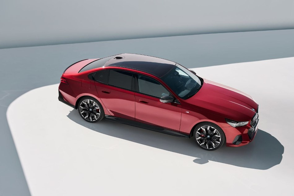Pregled BMW i5: električna moč v poslovnem razredu