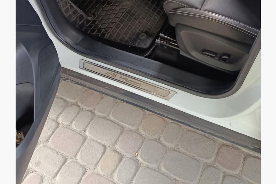 BMW Univerzalne zaščitne letve pragov BMW M Performance V-1 (4 kos, nerjaveče jeklo) Fotografija 4