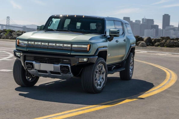 Test Hummer EV SUV: električni SUV nove generacije Fotografija 1