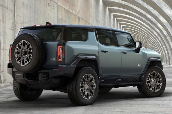 Test Hummer EV SUV: električni SUV nove generacije Fotografija 4