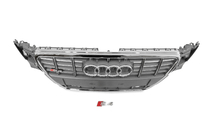 Audi A4 B8 2007–2015 Sprednja maska v slogu RS (2007-2011, siva s kromom) fotografija 4