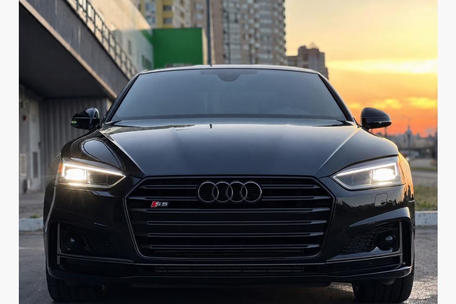 Audi A5 2016–2025 Sprednja maska S-style (2016-2019, črna) Image