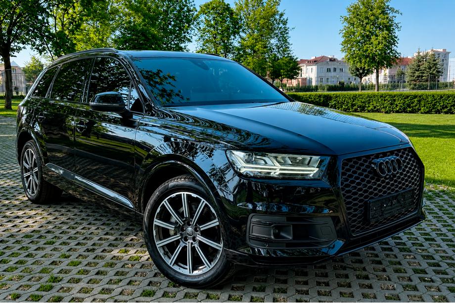 Audi Q7 2015–2026 Sprednja maska v slogu RSQ7 (2015-2019, črna) Fotografija 5
