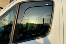 Mercedes Sprinter W907/W910 2018– Vstavljivi deflektorji za okna (2 kos, HIC) fotografija 2