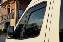 Mercedes Sprinter W907/W910 2018– Vstavljivi deflektorji za okna (2 kos, HIC) fotografija 3