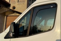 Mercedes Sprinter W907/W910 2018– Vstavljivi deflektorji za okna (2 kos, HIC) fotografija 5