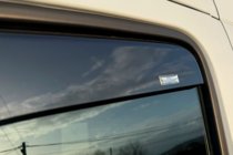Mercedes Sprinter W907/W910 2018– Vstavljivi deflektorji za okna (2 kos, HIC) fotografija 7