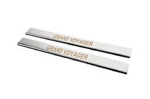 Chrysler Voyager 2008–2016 Nerjaveče obloge pragov Carmos (2 kosa, nerjavno jeklo) fotografija 2
