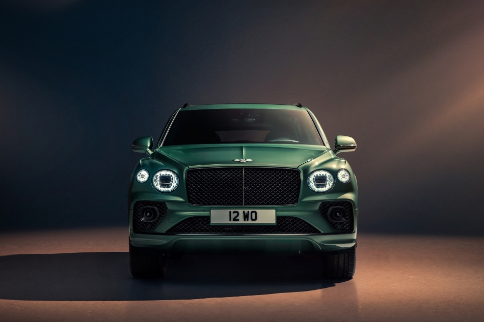 Pregled Bentley Bentayga: razkošje in moč v osveženi podobi