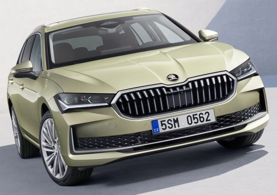 Skoda Superb Combi 2024: pregled poslovnega karavana
