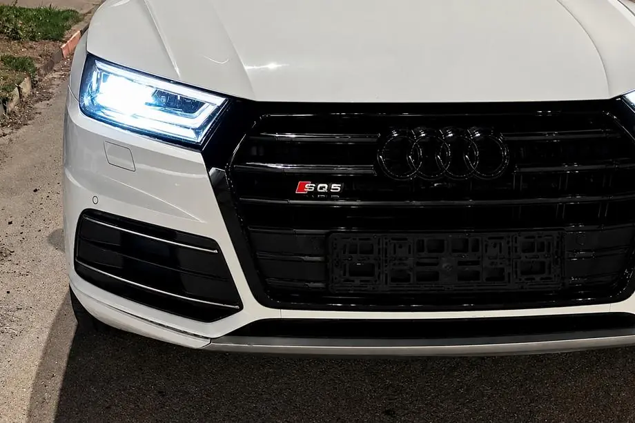 Audi Q5 2017–2025 Sprednja maska SQ-Style (2017-2020, črna) Image