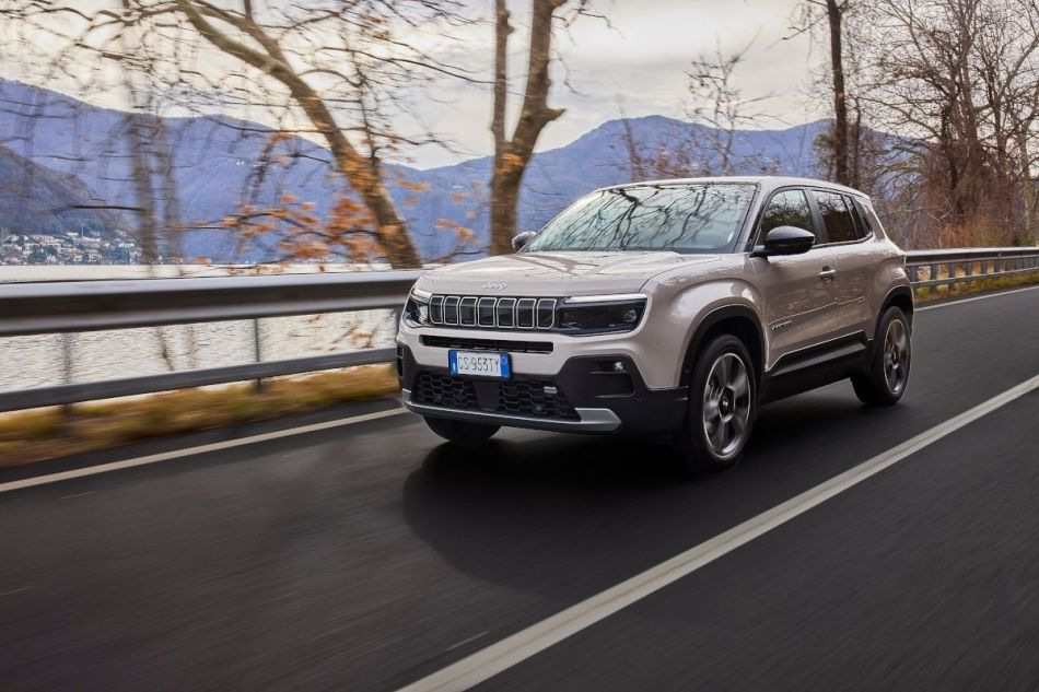 Test Jeep Avenger: kompaktni in elegantni osvajalec mesta